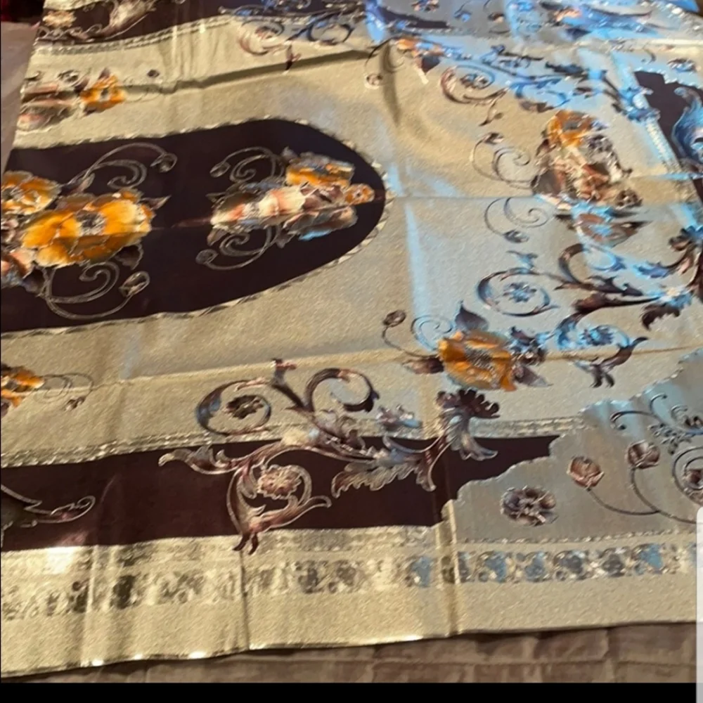 NWOT Floral Satiny Tablecloth Gold & Brown